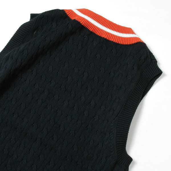 Line knit vest