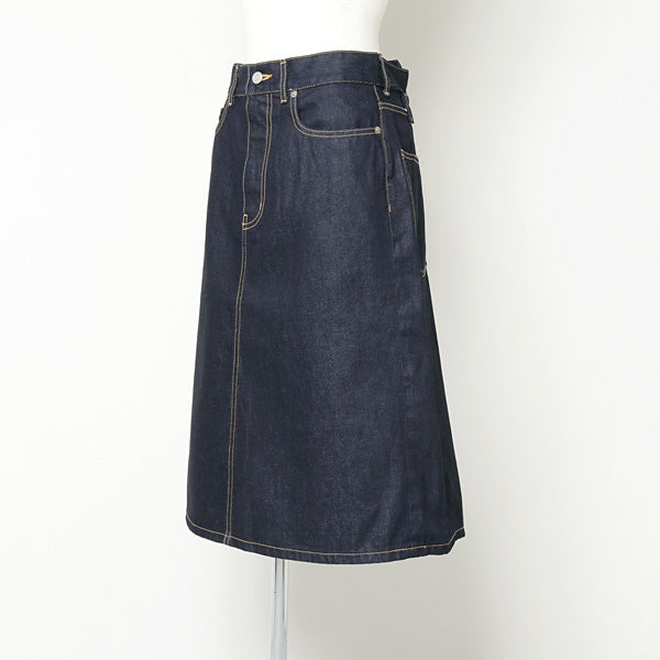 selvedge denim back tuck skirt