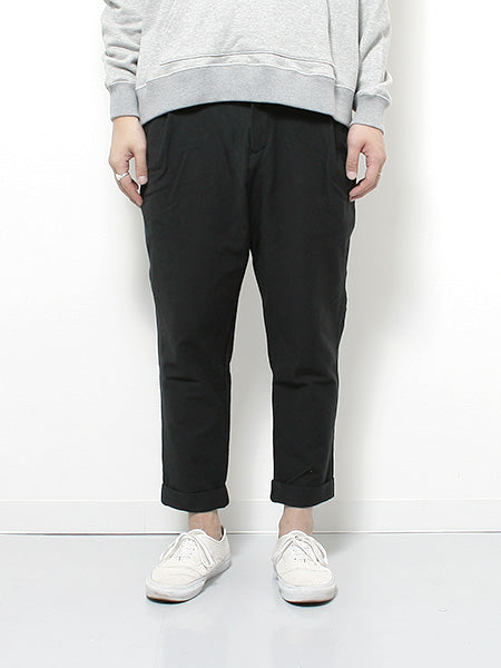 Knit Tuck Tapered Pants