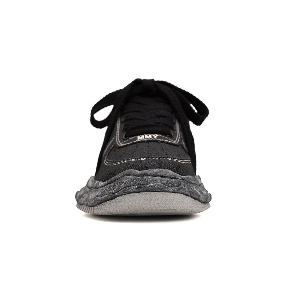 (WAYNE) OG Sole Canvas Garment dye Low-top Sneaker BLACKxBLACK