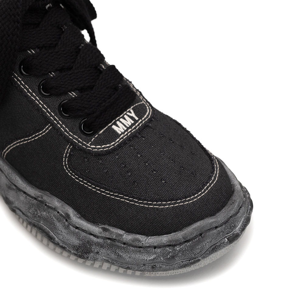 (WAYNE) OG Sole Canvas Garment dye Low-top Sneaker BLACKxBLACK