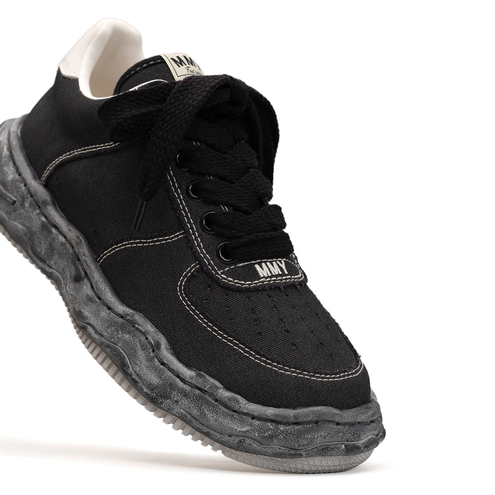 (WAYNE) OG Sole Canvas Garment dye Low-top Sneaker BLACKxBLACK