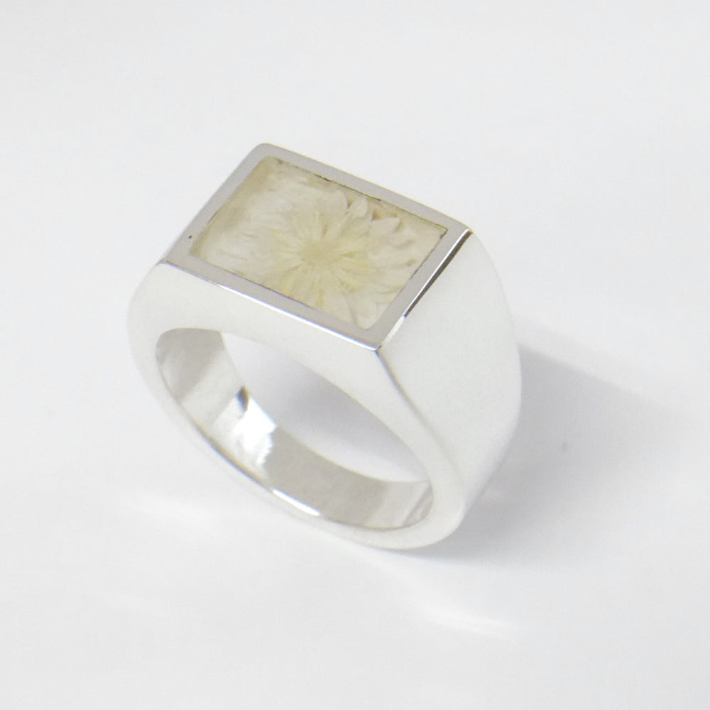 XOLO JEWELRY (ショロ) Signet Ring with Flower / White XOR045