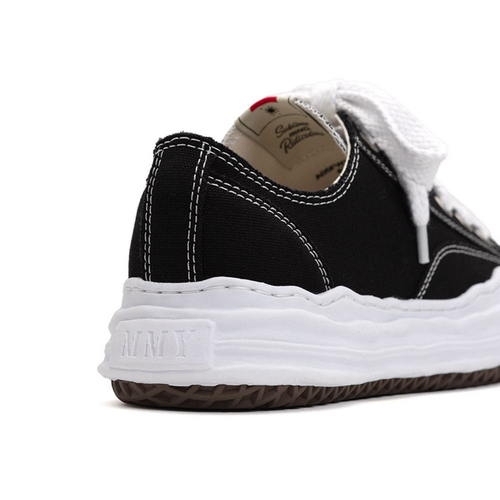 HANK) OG Sole Canvas Low-top Sneaker (A05FW702-BLACK) | Maison