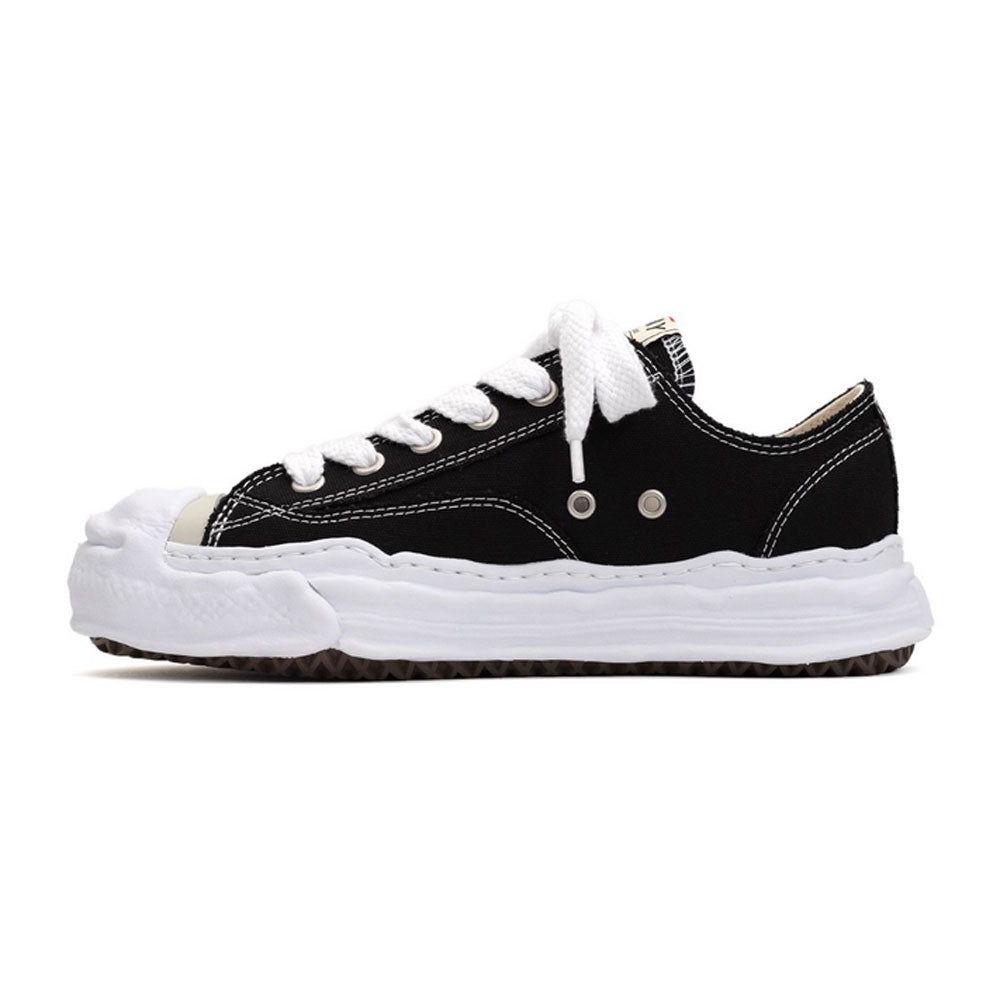 HANK) OG Sole Canvas Low-top Sneaker (A05FW702-BLACK) | Maison