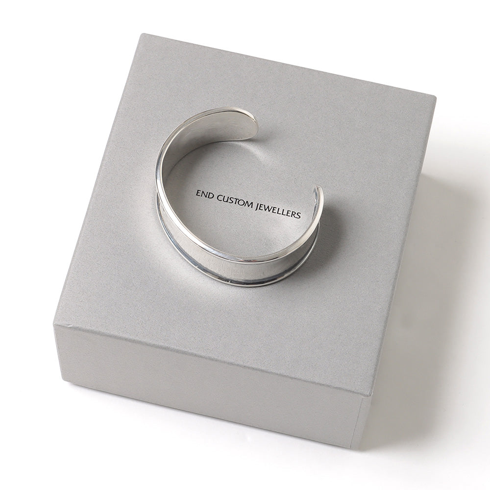 DWELLER BANGLE 925 SILVER by END