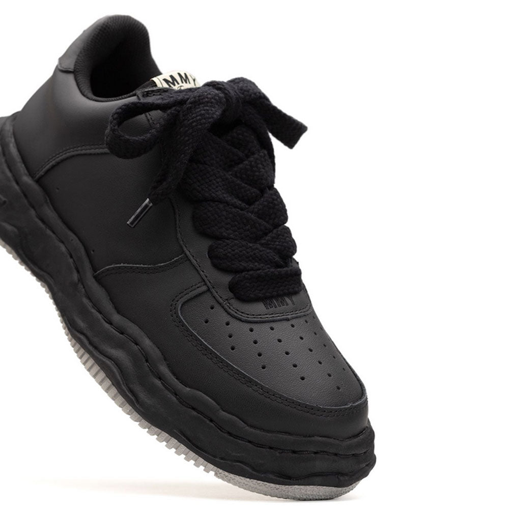 (WAYNE) OG Sole Leather Low-top Sneaker BLACKxBLACK