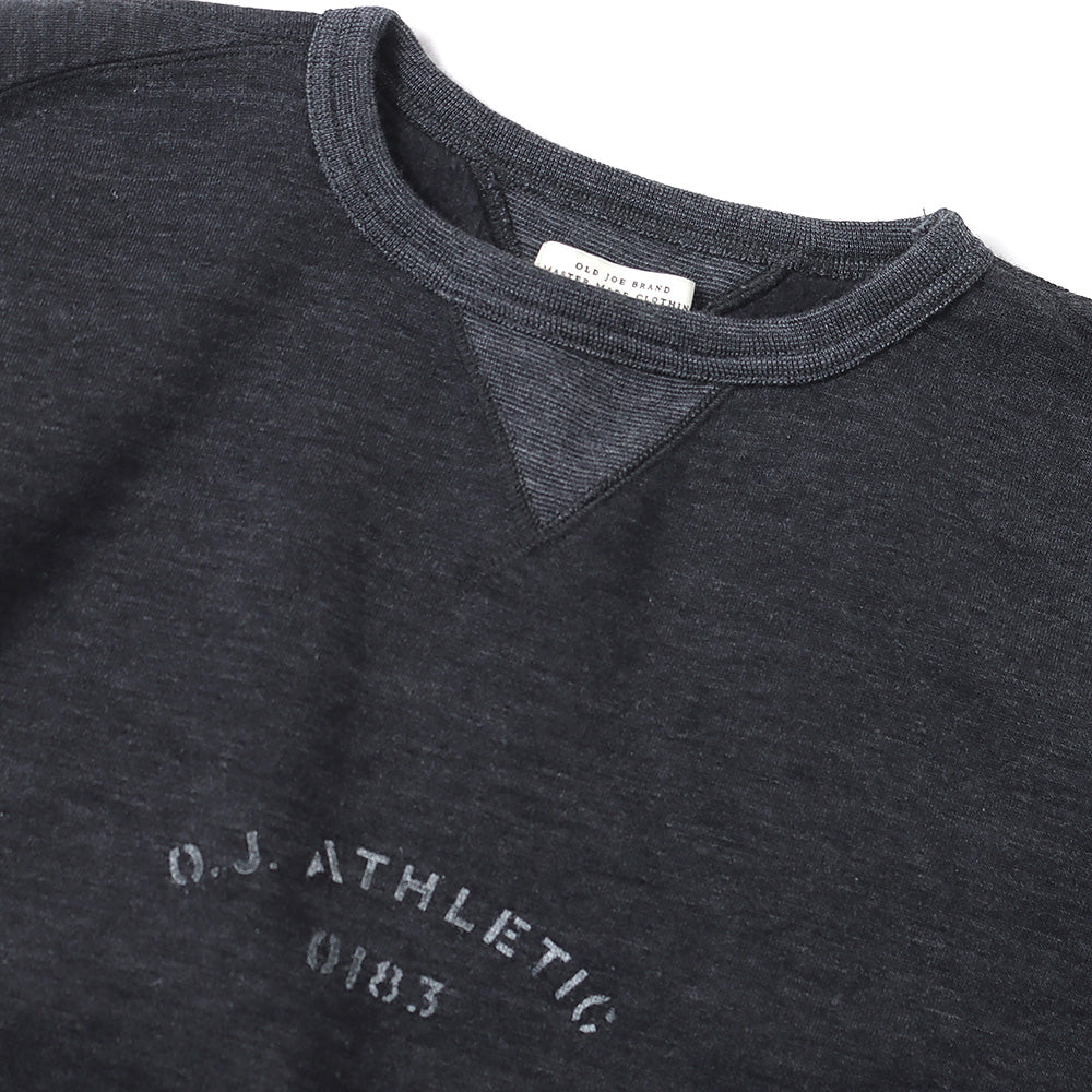 CREW-NECK ATHLETIC TOPS