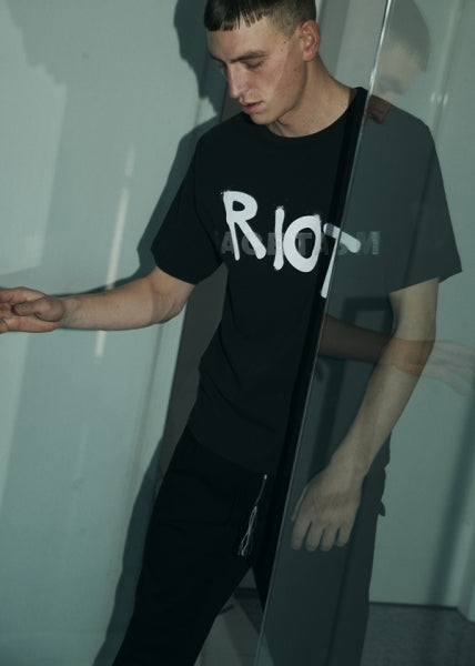 RIOT LOGO TEE