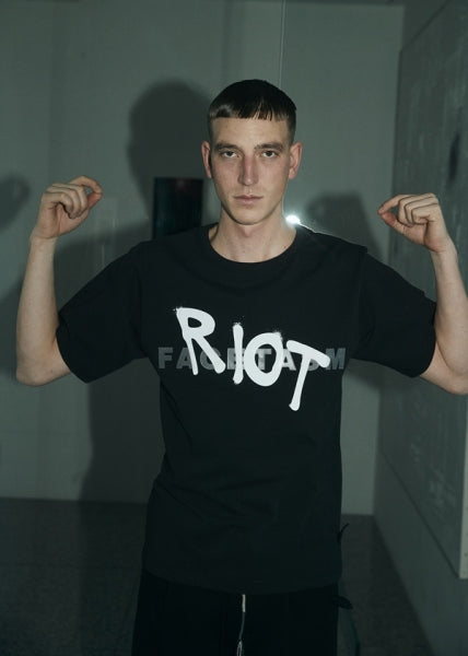 RIOT LOGO TEE