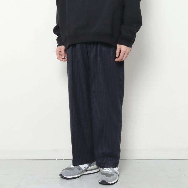 Two-tuck Wide Tapered Pants(T/Rストライプ) (FR0202-M4011) | FARAH